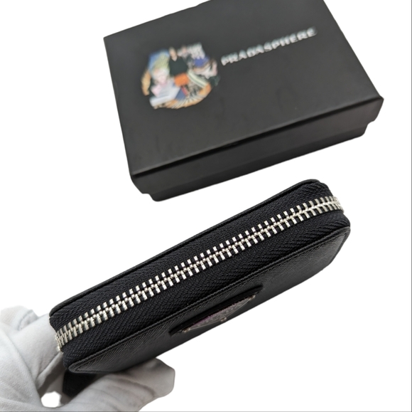 Prada Zippy Black Safiano Wallet - Picture 5 of 7